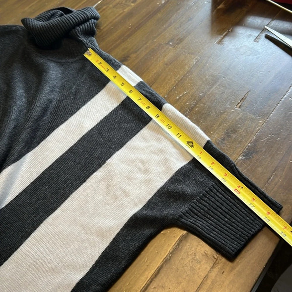 525 America Oversized Sweater Poncho Cape Striped Turtle Neck Fringe Flowy OS - Picture 9 of 10